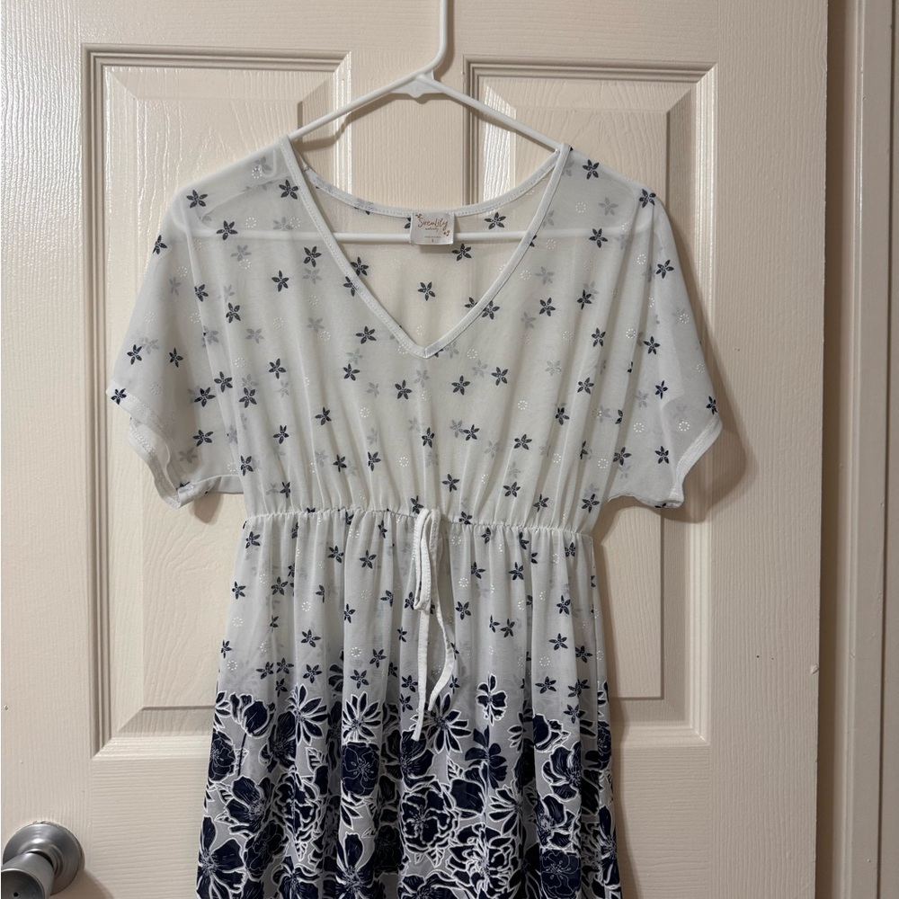 Siren Lily White and Blue Floral Swim Coverup
